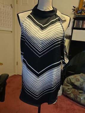 Worthington Black & White One-Shoulder Chevron Top
